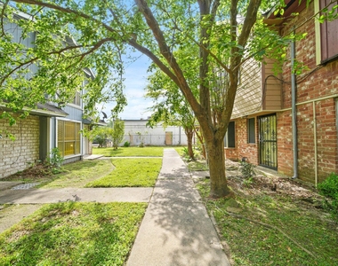 13464 Castilian Drive - Photo Thumbnail 11