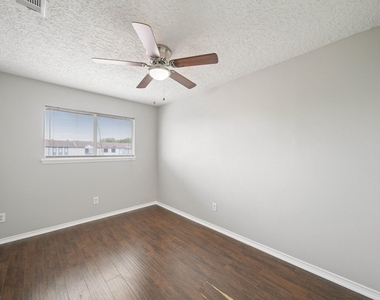 13464 Castilian Drive - Photo Thumbnail 21