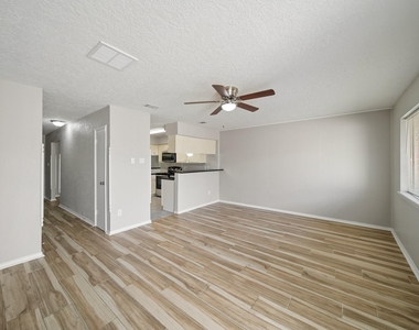 13464 Castilian Drive - Photo Thumbnail 24
