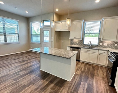 16215 Northern Cardinal Lane - Photo Thumbnail 10