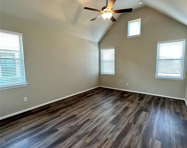 16215 Northern Cardinal Lane - Photo Thumbnail 13