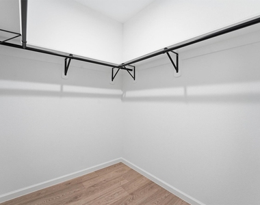 4354 Clover Street - Photo Thumbnail 15