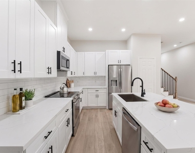 4354 Clover Street - Photo Thumbnail 21