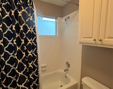 951 Lamonte Lane - Photo Thumbnail 21