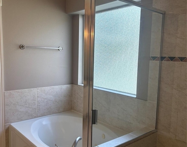 951 Lamonte Lane - Photo Thumbnail 15