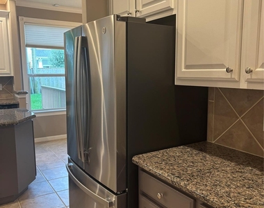 951 Lamonte Lane - Photo Thumbnail 9