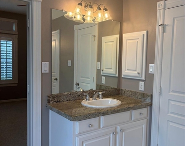951 Lamonte Lane - Photo Thumbnail 14