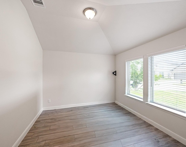 5315 Latigo Court - Photo Thumbnail 4
