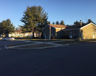 419 E River St - Photo Thumbnail 5