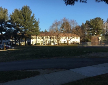419 E River St - Photo Thumbnail 3