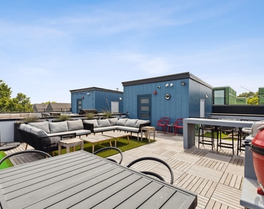 422 W 9th Street - Photo Thumbnail 25