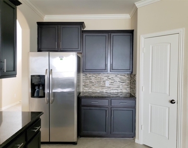 8818 Cornina Drive - Photo Thumbnail 13