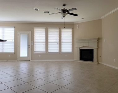 8818 Cornina Drive - Photo Thumbnail 4