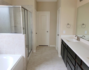8818 Cornina Drive - Photo Thumbnail 16