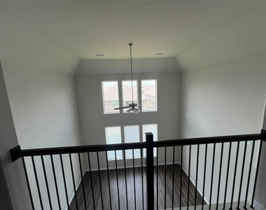 2638 Settler Hill Drive - Photo Thumbnail 16