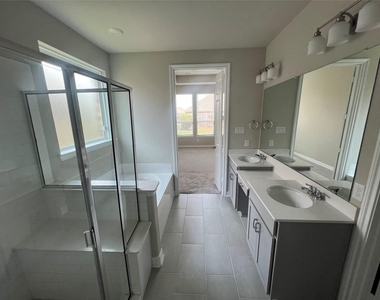 2638 Settler Hill Drive - Photo Thumbnail 14