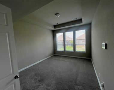 2638 Settler Hill Drive - Photo Thumbnail 12