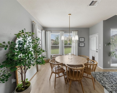 4142 Soaring Elm Street - Photo Thumbnail 6