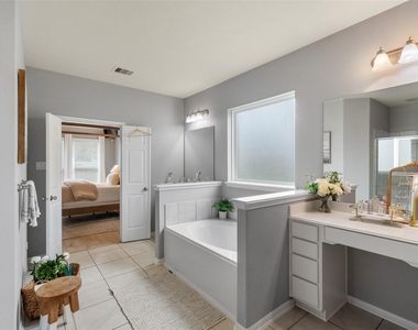 4142 Soaring Elm Street - Photo Thumbnail 9