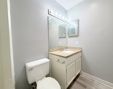 9461 Pagewood Lane - Photo Thumbnail 17