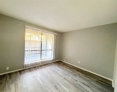 9461 Pagewood Lane - Photo Thumbnail 14