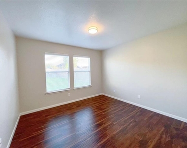 18102 Redoak Manor Lane - Photo Thumbnail 15
