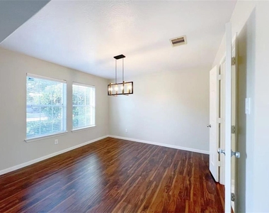 18102 Redoak Manor Lane - Photo Thumbnail 1