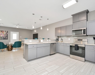 3019 Elysian Street - Photo Thumbnail 5