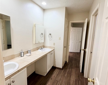 16914 Summer Dawn Place - Photo Thumbnail 17