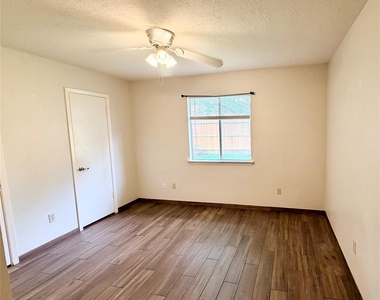 16914 Summer Dawn Place - Photo Thumbnail 11