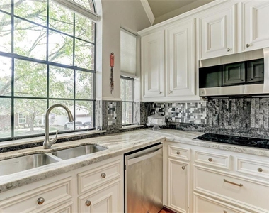 1706 Country Squire Drive - Photo Thumbnail 13