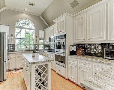 1706 Country Squire Drive - Photo Thumbnail 10