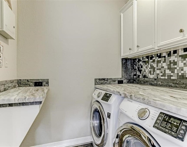 1706 Country Squire Drive - Photo Thumbnail 17