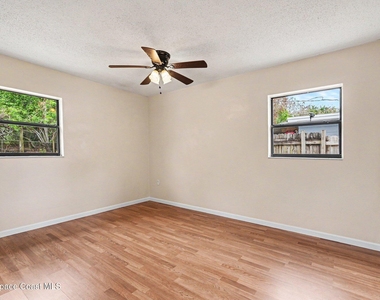 3960 Barcelona Street - Photo Thumbnail 8
