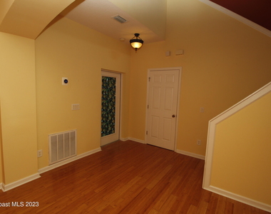 3275 Arden Circle - Photo Thumbnail 2