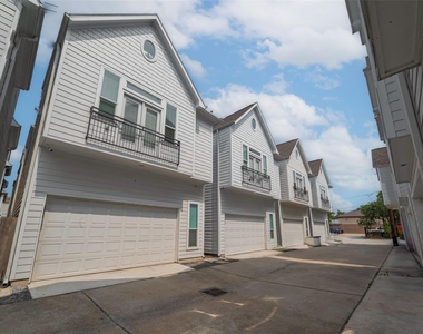 854 W 20th Street - Photo Thumbnail 1