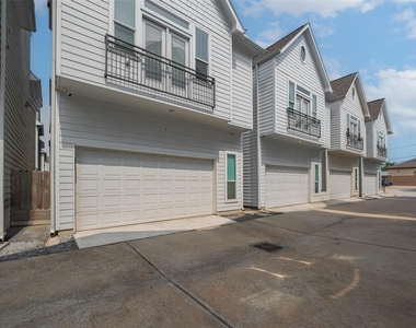854 W 20th Street - Photo Thumbnail 2