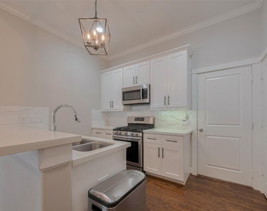 854 W 20th Street - Photo Thumbnail 8