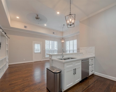 854 W 20th Street - Photo Thumbnail 9