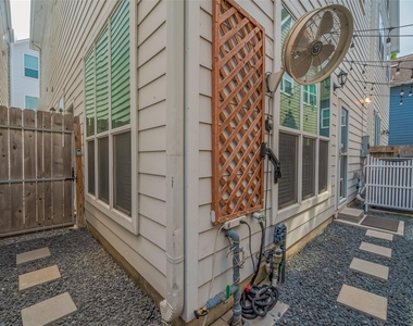 854 W 20th Street - Photo Thumbnail 38