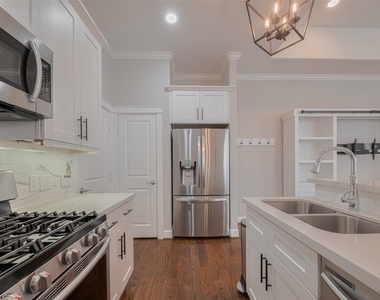 854 W 20th Street - Photo Thumbnail 12