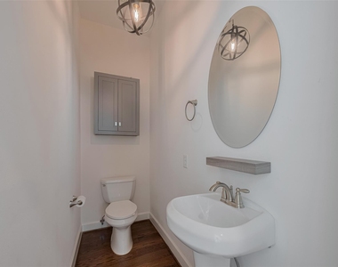 854 W 20th Street - Photo Thumbnail 14