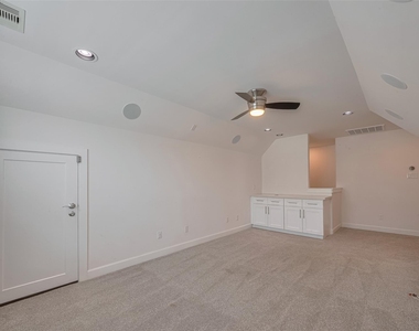 854 W 20th Street - Photo Thumbnail 31