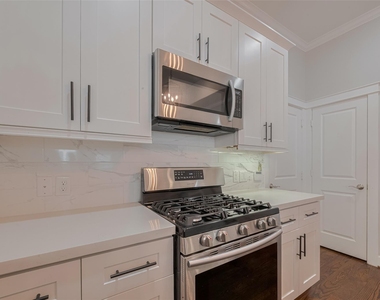 854 W 20th Street - Photo Thumbnail 11