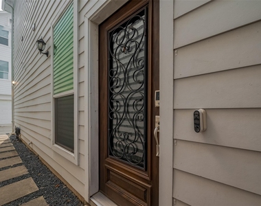 854 W 20th Street - Photo Thumbnail 3