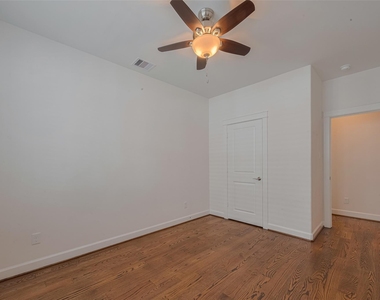 854 W 20th Street - Photo Thumbnail 23