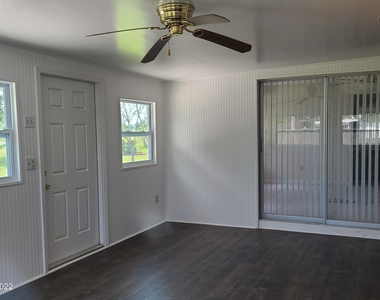 2012 Beekman Street Ne - Photo Thumbnail 12