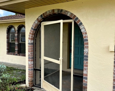 2012 Beekman Street Ne - Photo Thumbnail 1