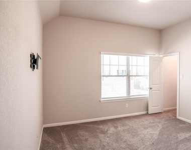 16119 Northern Cardinal Lane - Photo Thumbnail 30