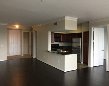7575 Kirby Drive - Photo Thumbnail 5
